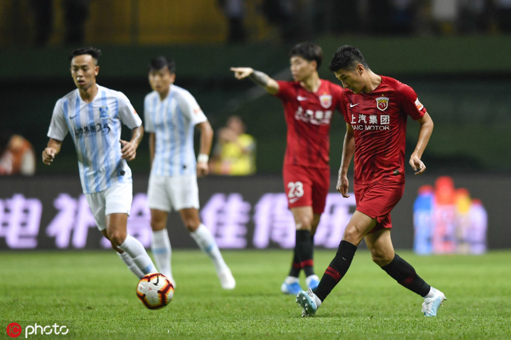 关于关键对决：上港与广州富力争夺胜利的信息